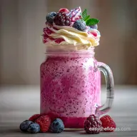 Very Berry Banana Fro Yo Shake: Velvety Fusion