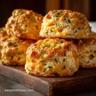 Garlic Cheddar Biscuits Easy, Flaky, Better Than Restaurant