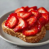 Peanut Butter Strawberry Rollups: Chewy