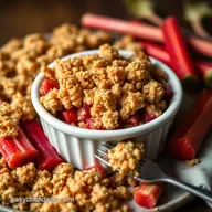 Easy Rhubarb Crisp Recipe: A Tart & Sweet Crumble Delight