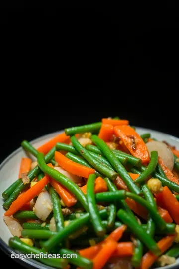 Sizzling Stir Fry with Green Beans and Crunchy Vegetables presentation