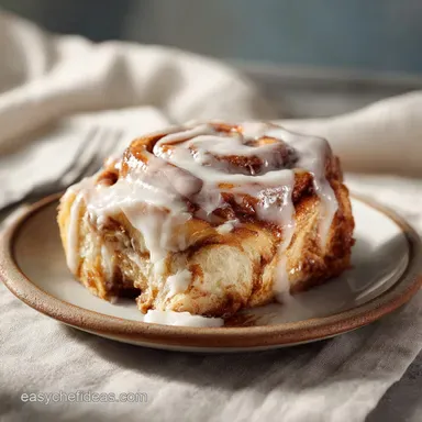 Cinnamon Roll Icing Recipe: Velvety & Thick