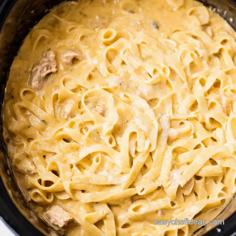 Slow Cooker Creamy Chicken Alfredo presentation